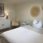 Stylische In Ruhiger Lage, Sehr Messenah Apartamento Laatzen