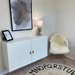 Stylische In Ruhiger Lage, Sehr Messenah *