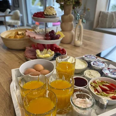 Stylische In Ruhiger Lage, Sehr Messenah