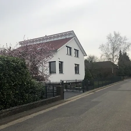 Stylische In Ruhiger Lage, Sehr Messenah Laatzen