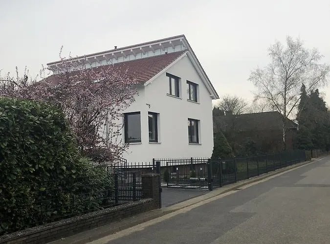 Stylische In Ruhiger Lage, Sehr Messenah Laatzen